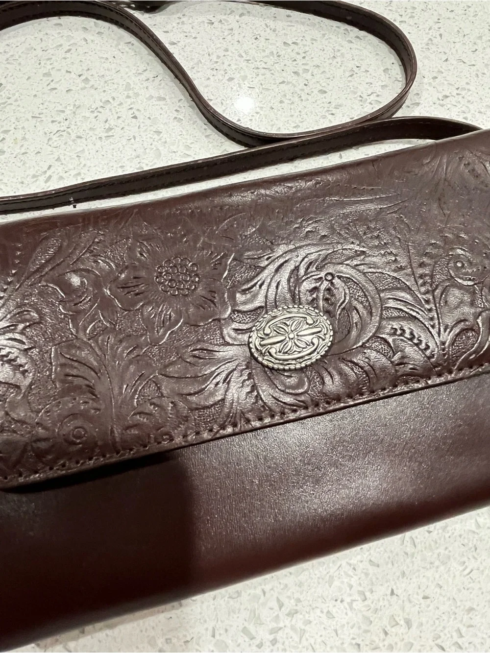 Minnetonka Genuine Brown Tooled Leather Crossbody Bag/Wallet w Adjustable Strap